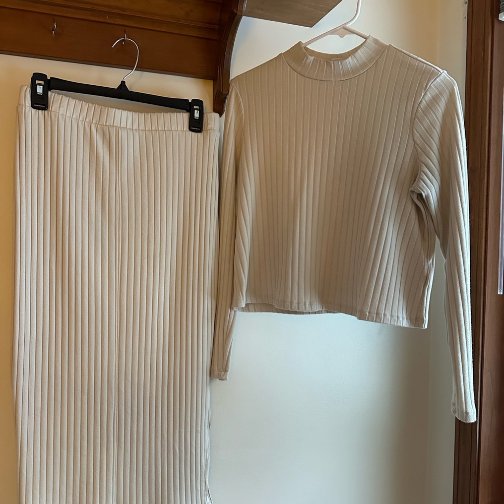 Old Navy Cream Ribbed Skirt Set